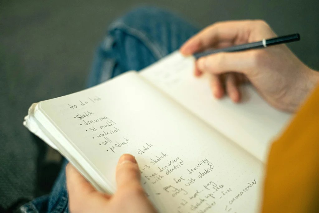propósitos año nuevo escribiendo lista